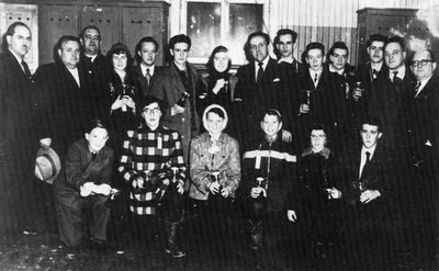 Gagnants des différentes disciplines lors du Carnaval d'hiver de 1950. - Winners of the different sport events at the 1950 Winter Carnaval.