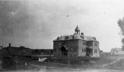 L'école secondaire publique - Public High School