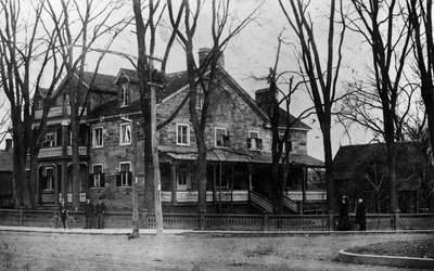 L'Hôpital Kelly - Kelly Hospital