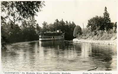 Algonquin Steamboat on the Muskoka River near Huntsville, Ontario.