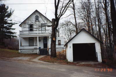 House at 2 Walpole Street, Huntsville, Ontario, 1990, looking west.