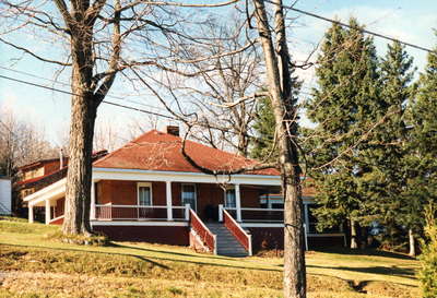 Shaw Lawrence Watson House at 25 Lorne Street South, Huntsville, Ontario.