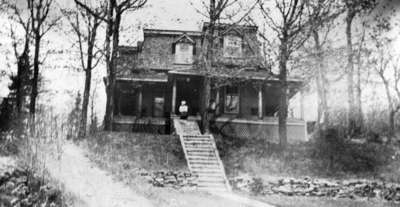 Wardell, Quan House 12 West Road, Huntsville, Ontario, early view.