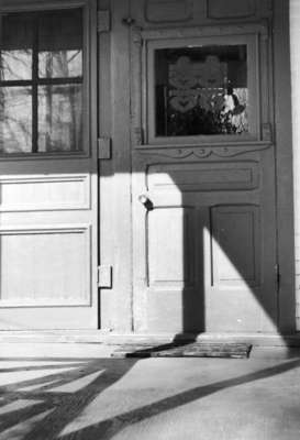 Front door, Wardell Quan house, 12 West Road, Huntsville, Ontario.