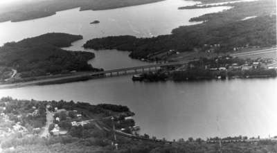 Aerial view Hunter's Bay, Vernon Narrows, Vernon Lake,Huntsville,Ontario, 1983, looking north.