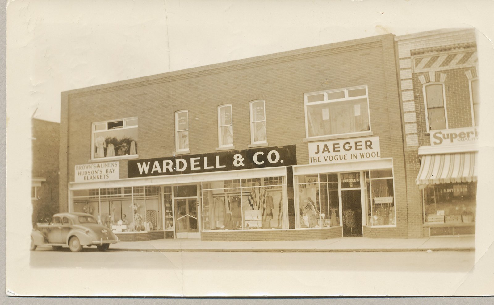 Wardell & Co., 86 Main Street East, Huntsville, Ontario, in summer