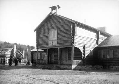 Vesle Skaugum, Lake of Bays, Ontario.