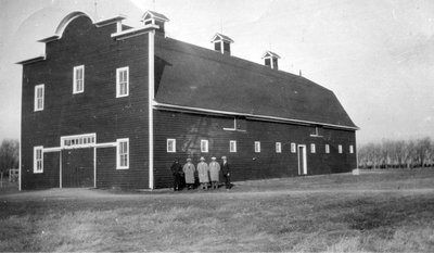 Grange à côté de la maison Joseph Deschamps