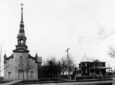 Les curés de la paroisse de st-albert de 1878  l'église et le presbytère.