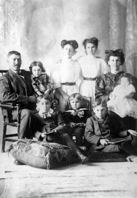 Famille Simeon gagnon et Léa Pommainville.