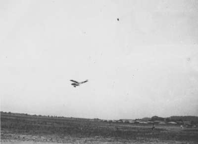 Royal Flying Corps - Plane Landing