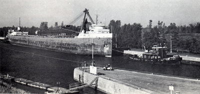 Salvage Monarch, W. W. Holloway and M. McAllister in Iroquois Lock