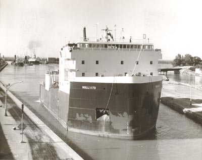 HULL 1173 upbound in the Welland Canal below Lock 7