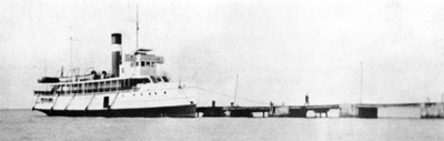 MODJESKA at the wharf at Grimsby Beach