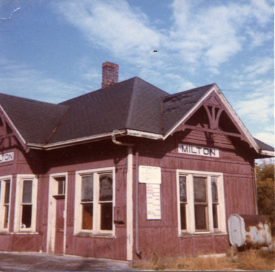 Canadian National Railway station, Bronte St., Milton