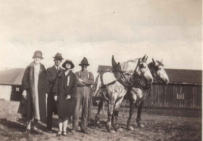 Group of people at the Coulson Farm, Esquesing Township, Ontario