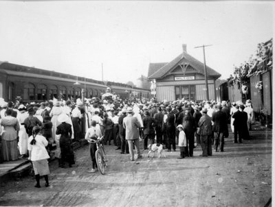 Milton soldiers leaving Milton for England