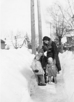 Esther Stringer and children