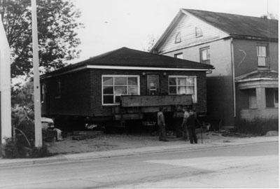 House on Main St. being moved