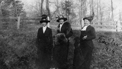 Three ladies, Easter 1914