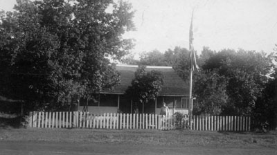 Eva Hunter's cottage at Jackson's Point.