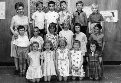 Kindergarten class photograph.