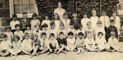 Grade one class at Bruce Street School, Milton