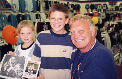 Bobby Hull, hockey player