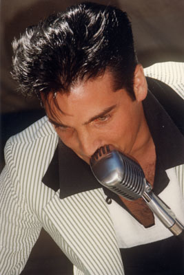 Stephen Kabakos, singer