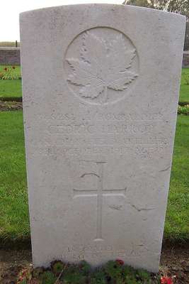 CWGC marker for the grace of Cedric Harrop, 1898-1917