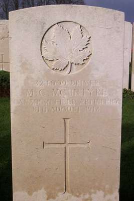 CWGC marker for the grave of Mark Calvin McIntyre, 1893-1918