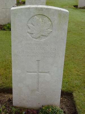 CWGC marker for the grave of Victor Edward Tuxford, 1880-1916