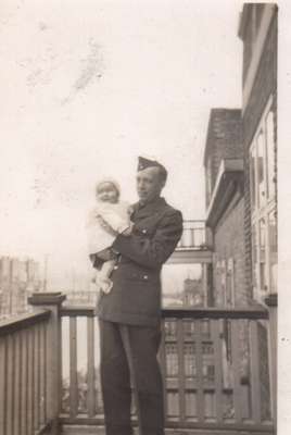Pte. Gordon French with his daughter Barbara