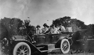 Young people in a car at Eldorado