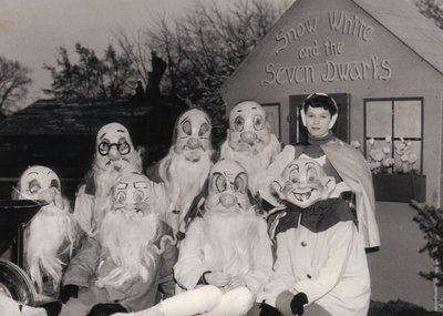 &quot;Snow White and the Seven Dwarfs&quot; at the Milton Santa Claus Parade