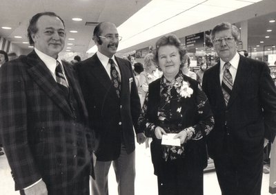 Mayor Anne MacArthur opening the new Loblaws store at the Milton Mall