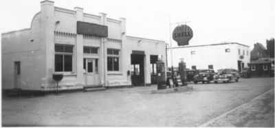 Higgins Garage, Main St. Milton