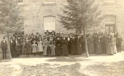 Group in front of Bruce Street School