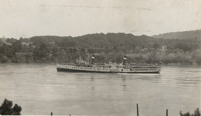 Steamer Chippewa passing the dock area