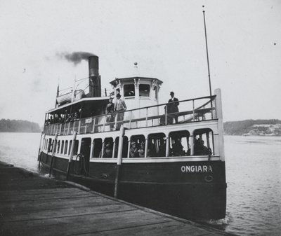 Ferry boat &quot;Ongiara&quot; at Queenston dock