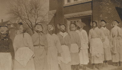 Students of Laura Secord Memorial School in Queenston, 1919