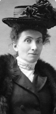 Portrait photograph of young Elizabeth C. Ascher