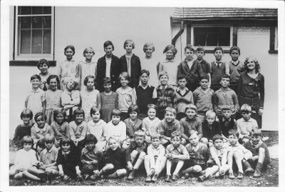 Maplegrove School Class Picture. Courtesy of Bob Hughes