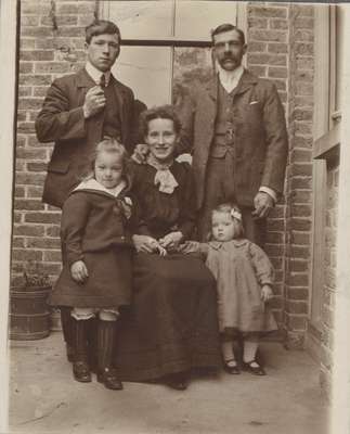 Brooman Family Photo in Rye, Sussex England