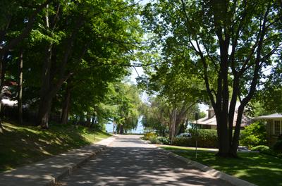 Approaching the lake from Dunn Street