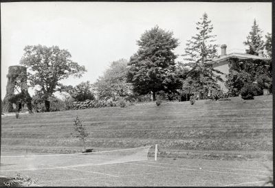 Erchless tennis courts