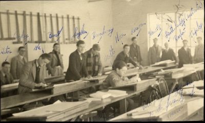 Students at De Haviland Air Craft School