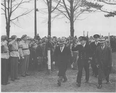 LT. A.C. Jones R.C.N.R., with Oakville Officals at Lakeside Park