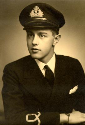 Geoffrey W. Smith. Enlisted in the Royal Canadian Navy Volunteer Reserve in 1941. Trained as an ASDIC. Served in the Gulf of St. Lawrence and the North Atlantic in minesweepers and corvettes, promoted to Sub-Lieutenant in 1943.
