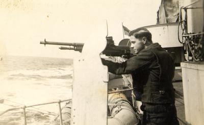 Geoffrey Smith at anti-aircraft station